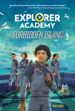 portada Explorer Academy: The Forbidden Island (Book 7) (in English)