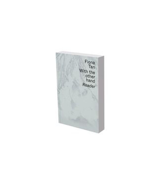 portada Fiona Tan: With the Other Hand: Text Reader of the Museum der Moderne Salzburg and Kunsthalle Krems (in English)