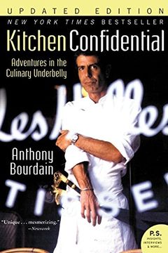 portada Por Bourdain, Anthony (Autor) [{Cocina Confidencial: Aventuras en el Culinary Underbelly (Actualización) by Bourdain, Anthony (Autor) Jan – 01- 2007 (Paperback)}] (in English)