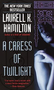 portada A Caress of Twilight (in English)