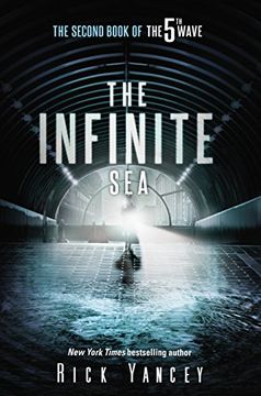 portada The Infinite Sea. The Second Book of the 5th Wave (en Inglés)