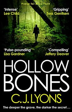 portada Hollow Bones (Caitlyn Tierney Trilogy)