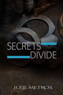 portada Secrets Divide (en Inglés)
