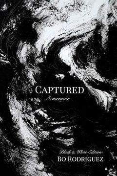 portada Captured Black and White Edition (en Inglés)