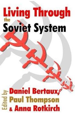 portada Living Through the Soviet System (en Inglés)