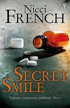 portada secret smile (in English)