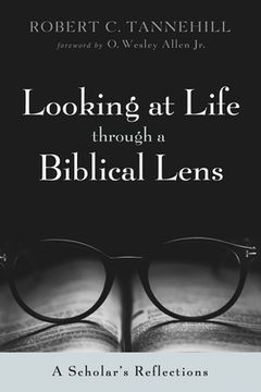 portada Looking at Life through a Biblical Lens (en Inglés)